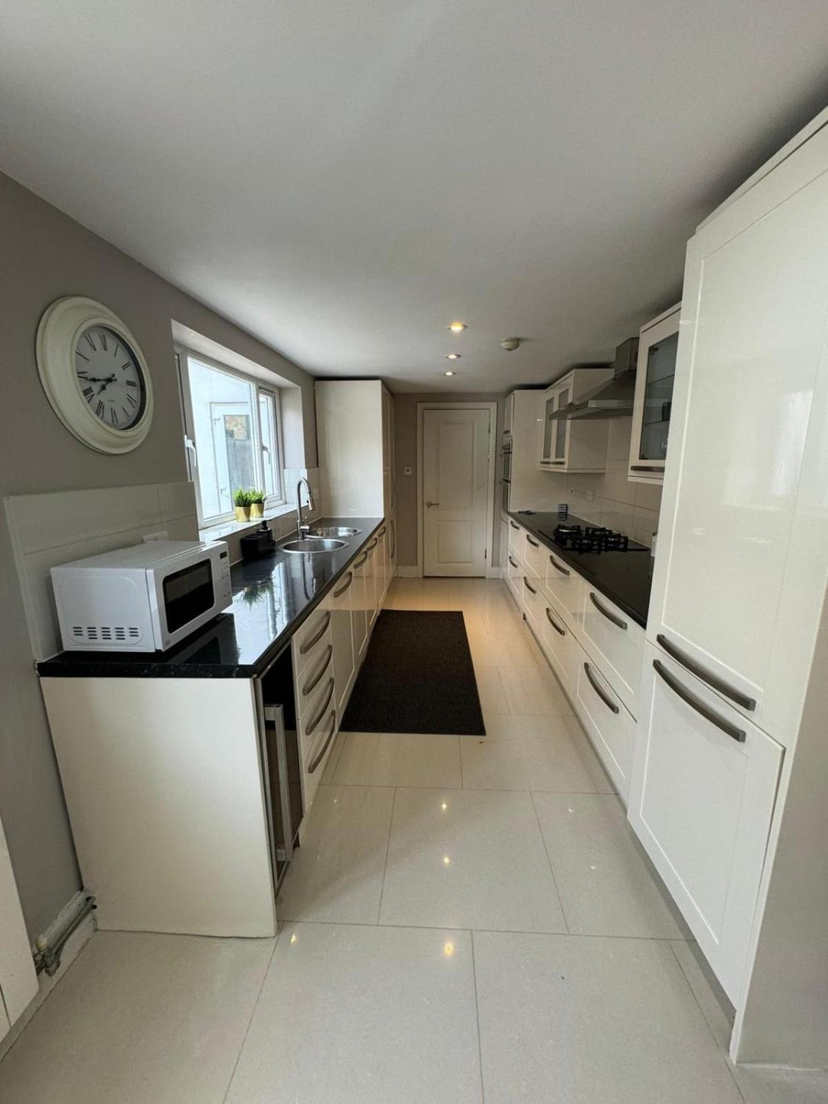 Brentford Guest Rooms Dış mekan fotoğraf