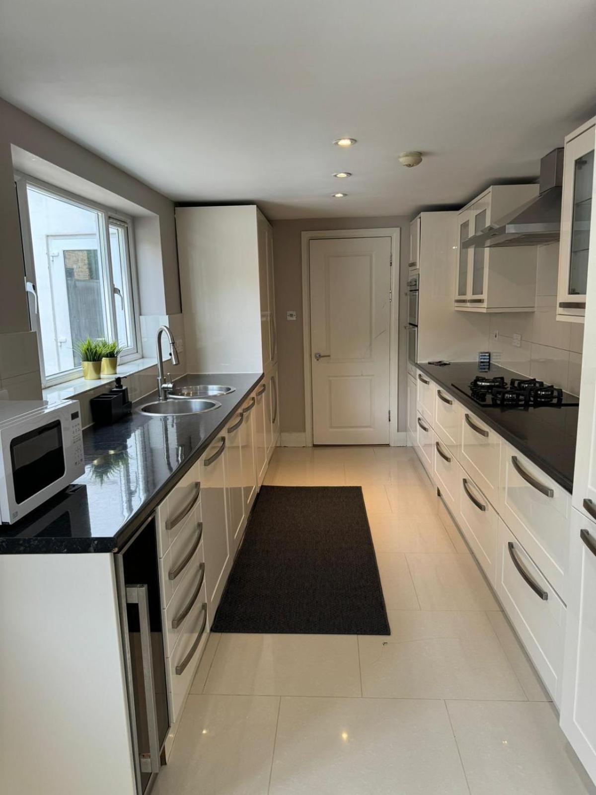 Brentford Guest Rooms Dış mekan fotoğraf