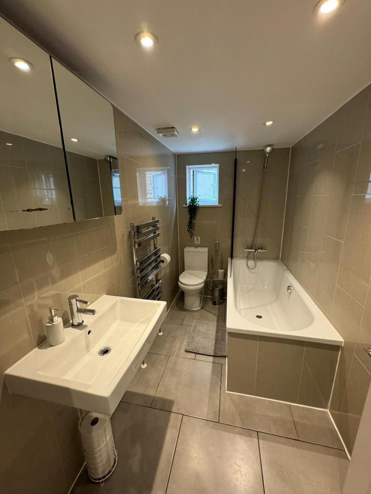 Brentford Guest Rooms Dış mekan fotoğraf