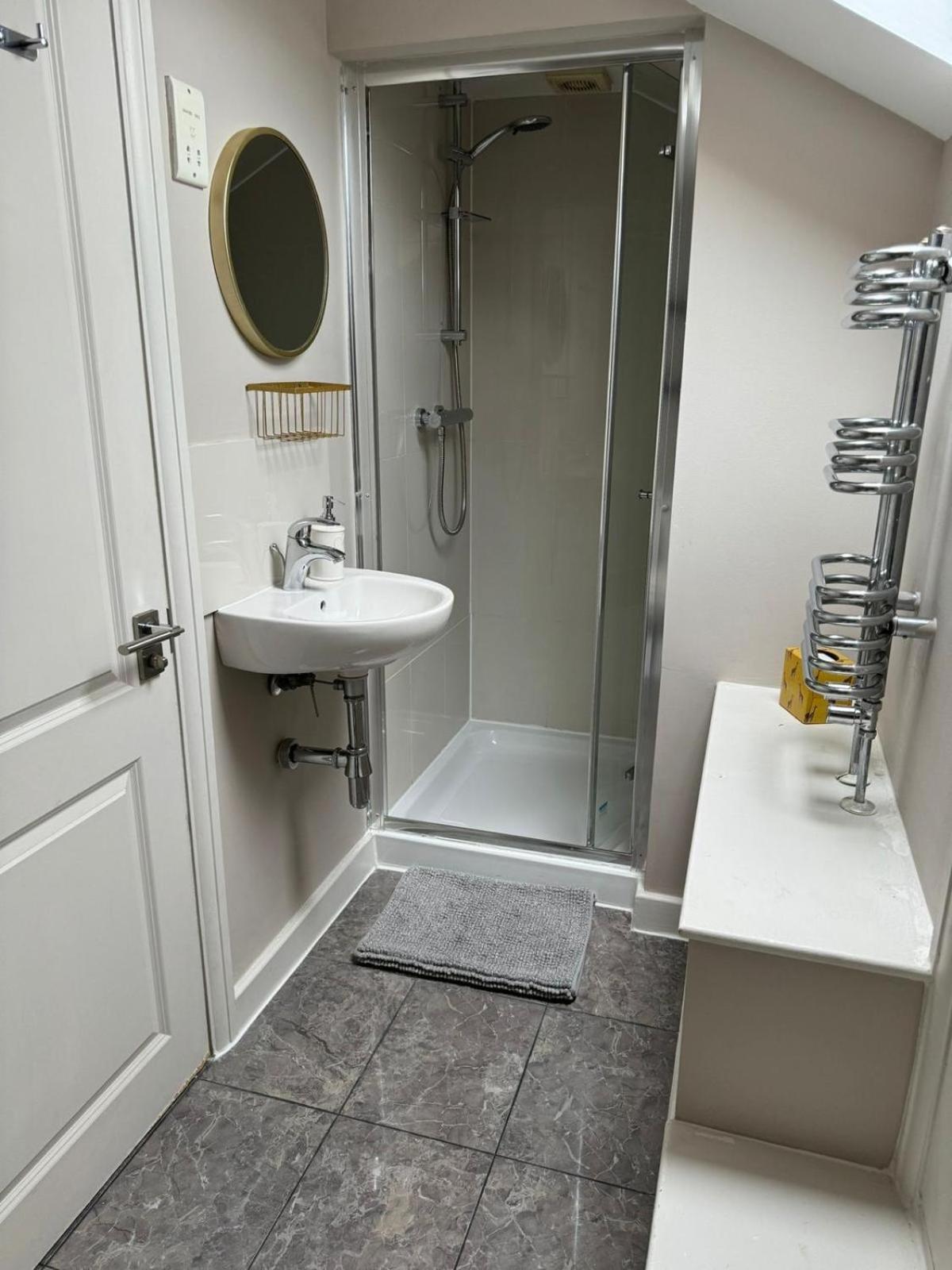 Brentford Guest Rooms Dış mekan fotoğraf